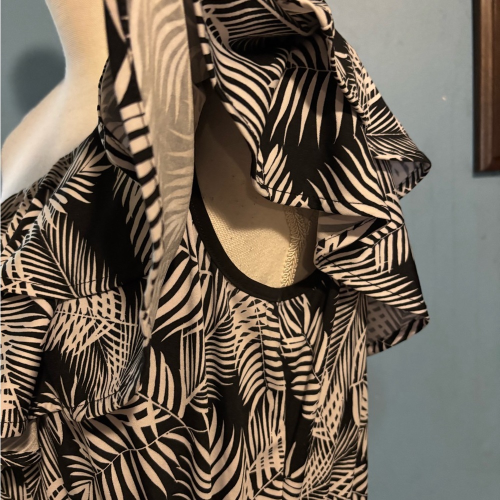 Signature Collection, One Shoulder, Ruffle, Maxi Dress - Picture 5 of 8